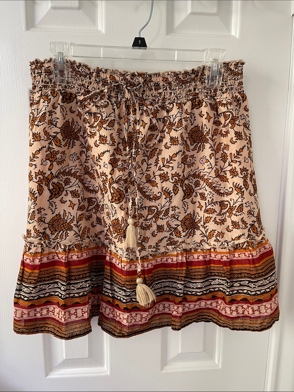 beachlunchlounge Boho Floral Mini Skirt in Beige, Rust, Black
